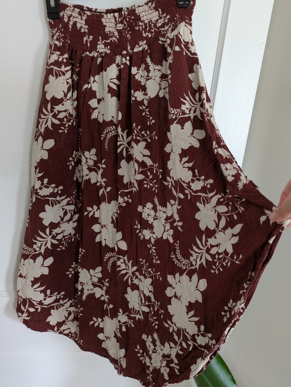 Sozy Mia Midi Skirt Burgundy Cream Floral Pattern Smocked Waist Pockets - Picture 7 of 13